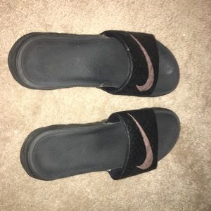Nike slides